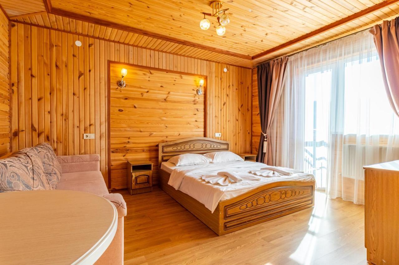 Hotel Zeleniy Bir à Bukovel Extérieur photo