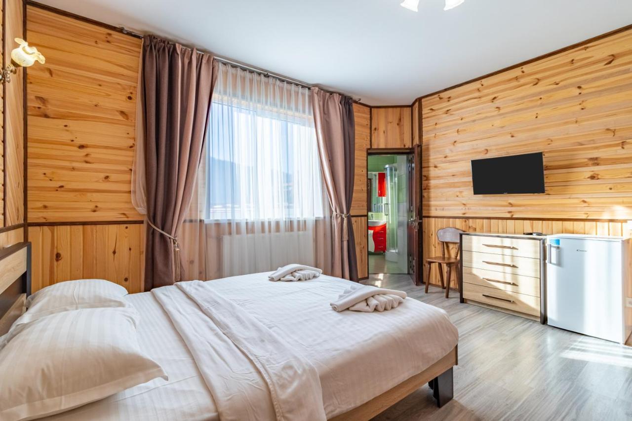 Hotel Zeleniy Bir à Bukovel Extérieur photo